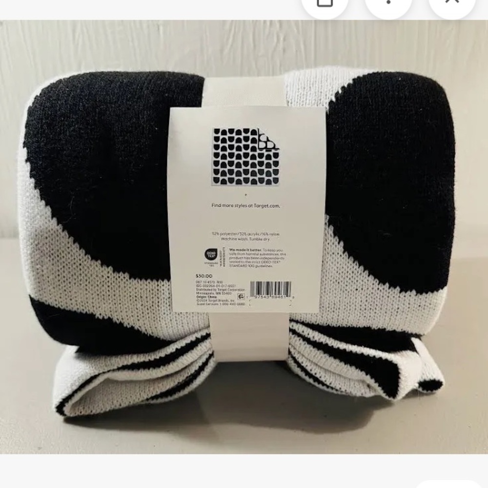 Threshold Knit Throw Blanke Geometric Jacquard Reversible Black & White NWT - Picture 2 of 6